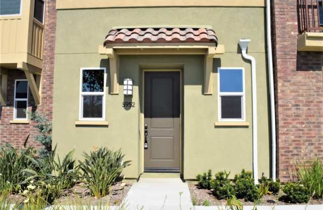 5952 Spring Street Gallery 2