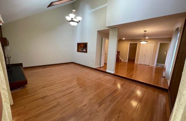 10017 BEACON POND LANE Gallery 4