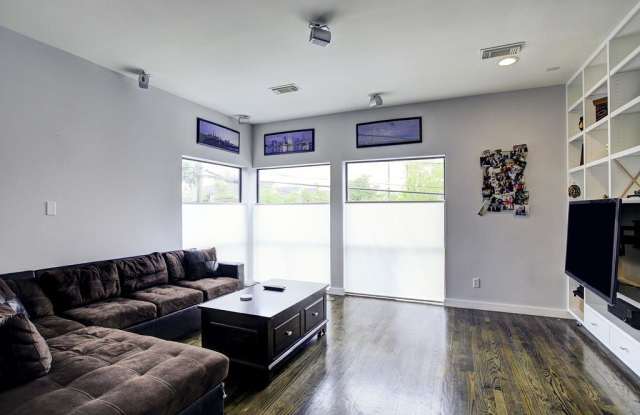 4303 Eigel Street Gallery 4