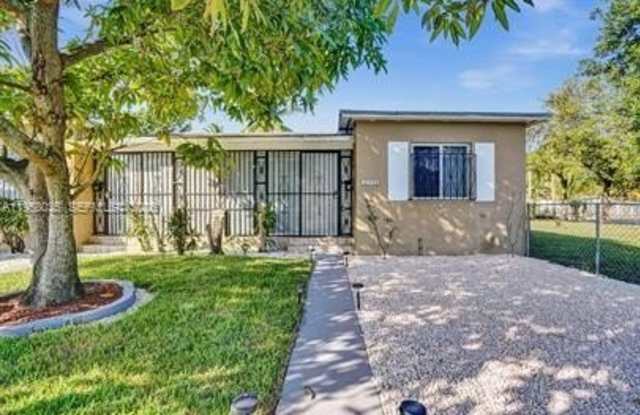 10430 NW 5th Ave photos photos