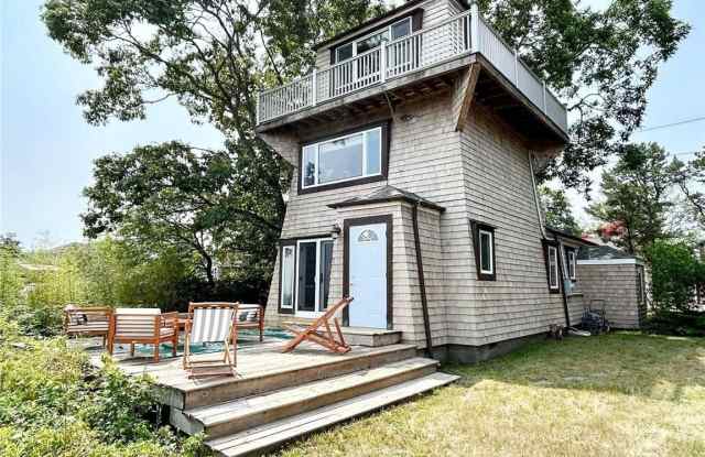 55 W End Avenue - 55 West End Avenue, East Quogue, NY 11942