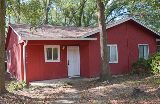 2 bed / 1 bath Townhome on Tharpe photos photos