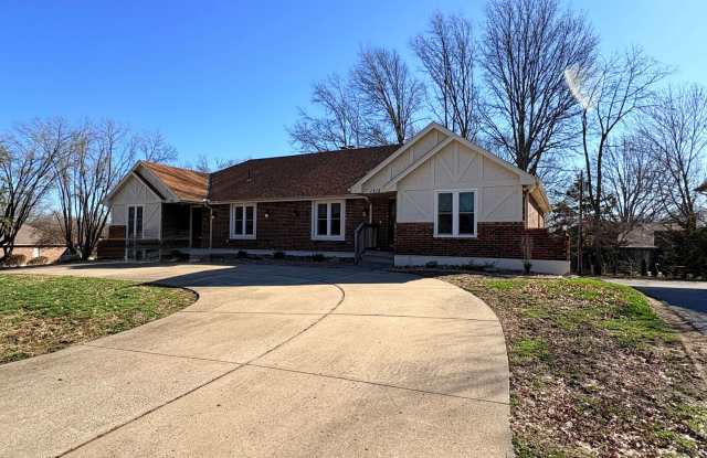 3 Bed | 3 Bath | 2 Car Garage Duplex in Blue Springs photos photos