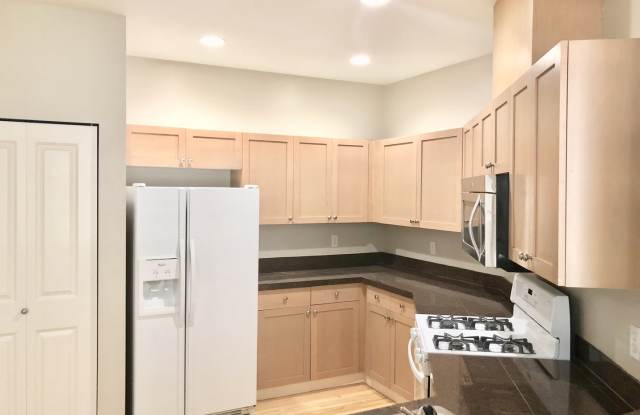 Sammamish Townhouse Gallery 4