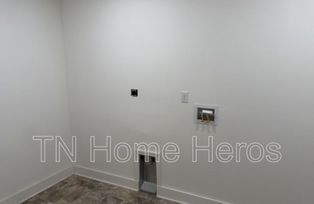 208 East Morelia Avenue Gallery 4