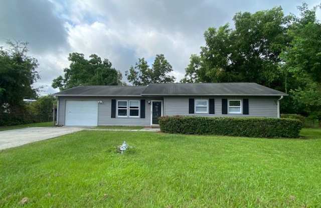3 Bed, 2 Bath home in Kings Grant! - 4810 Kings Drive, Kings Grant, NC 28405