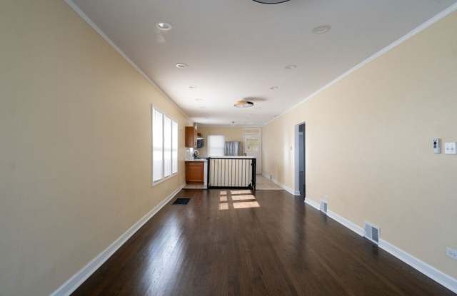 10046 S PERRY Avenue Gallery 2