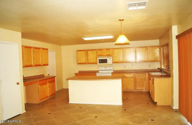 6826 S 29TH Lane Gallery 2