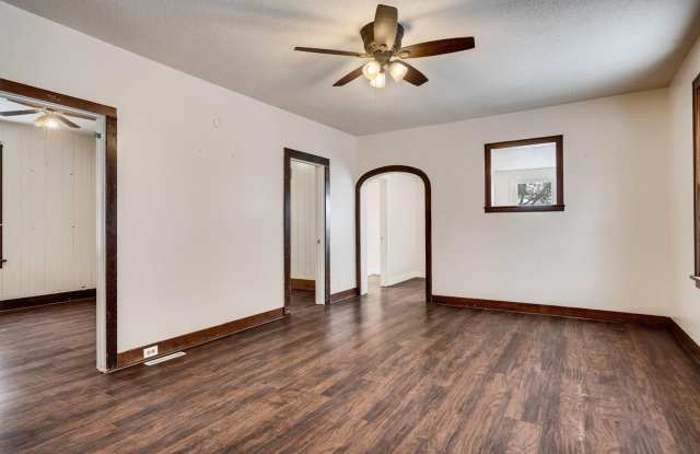 Charming 3 bed/1 bath home in La Crosse photos photos