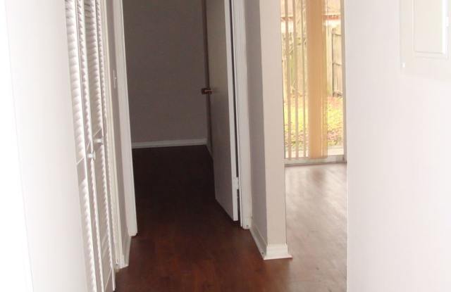 2448 N. Seabury Place Gallery 3