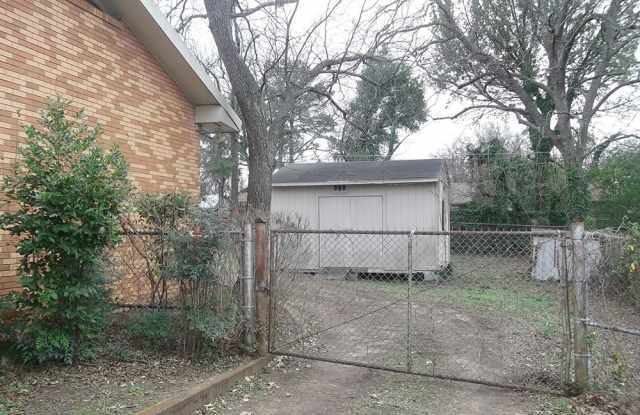 Very nice 3/2 brick house near Waterloo in Denison! Gallery 4