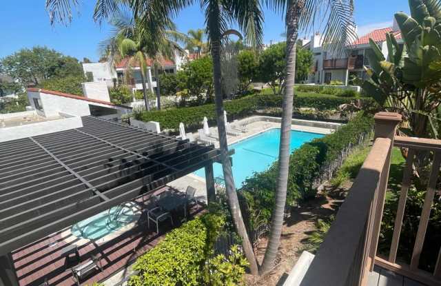 Amazing Corona Del Mar for Lease - 3BR - 2.5 BTH Gallery 1