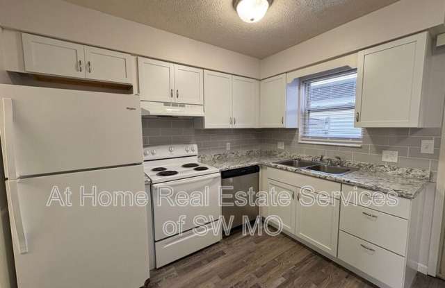 3337 E Linwood - 3337 East Linwood Street, Springfield, MO 65804