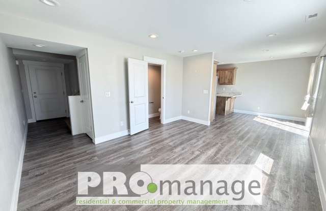 Newer townhome in Rigby Gallery 3