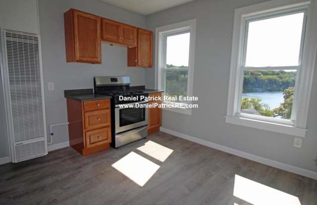 125 Grove St. - 125 Grove Street, Clinton, MA 01510