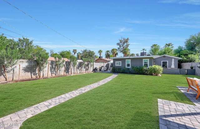 2230 E CLARENDON Avenue photos photos