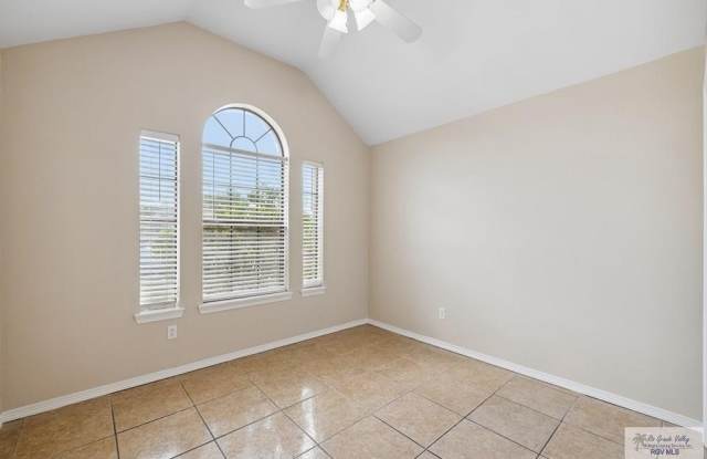 5819 LINARES Gallery 2