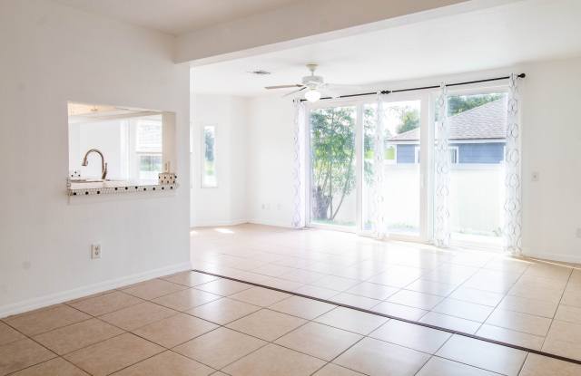 275 Mango Drive - A Gallery 3