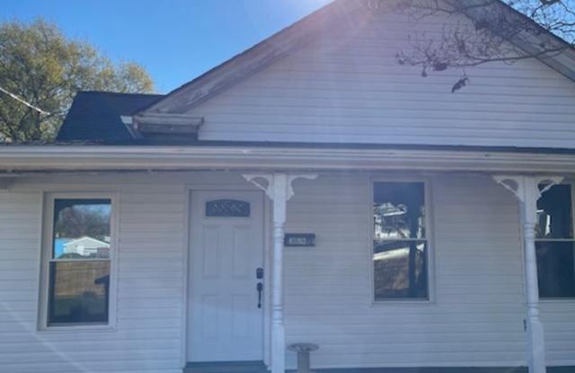 Charming 2-Bedroom Home with Backyard – Pet Friendly! - 3076 Decatur Street, Richmond, VA 23224