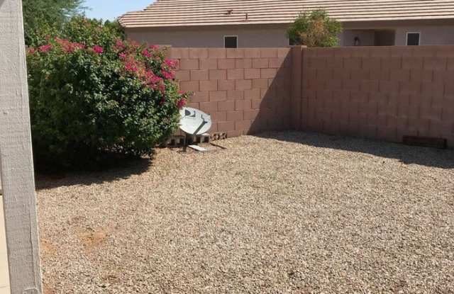 105 North Ramada Circle Gallery 3