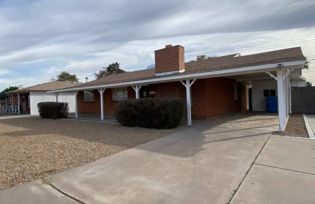3 Bedroom Home in Phoenix with lots of character! Gallery 4