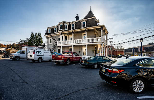 400 Bridge St photos photos