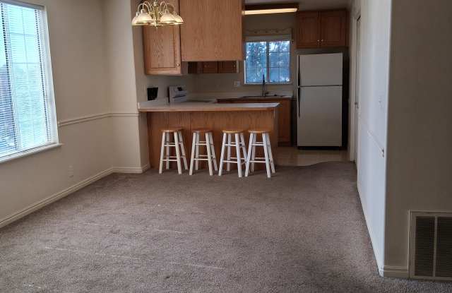 1050 Orem Boulevard - 1050 Orem Boulevard, Orem, UT 84058