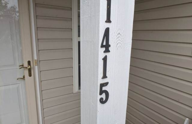 1415 Roundlake Rd Gallery 3
