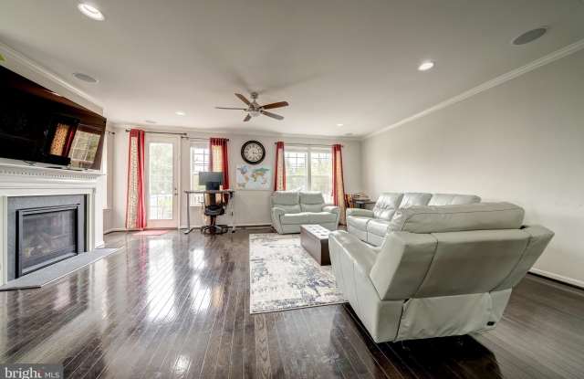 21497 WILLOW BREEZE SQUARE Gallery 4
