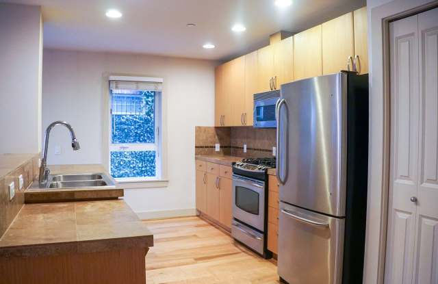 Spacious and Modern Ground Floor 2 bed 2 bath in Ideal Location of Capitol Hill ADA Unit photos photos