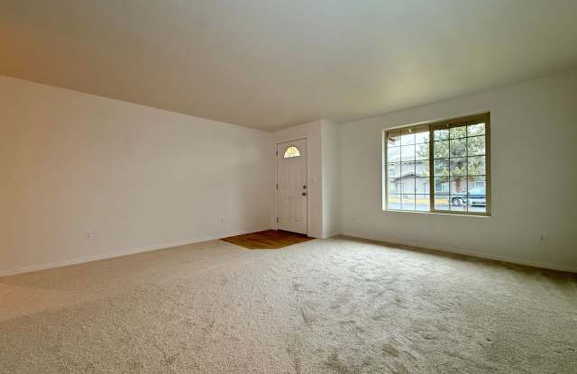 SCHEDULE A TOUR TO VIEW THIS LOVELY HOME IN REDMOND!! photos photos