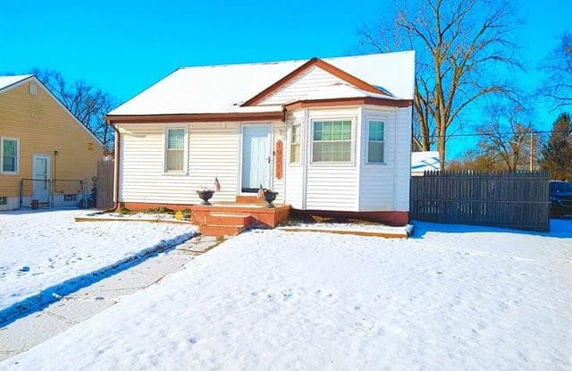 19211 SEMINOLE - 19211 Seminole, Wayne County, MI 48240