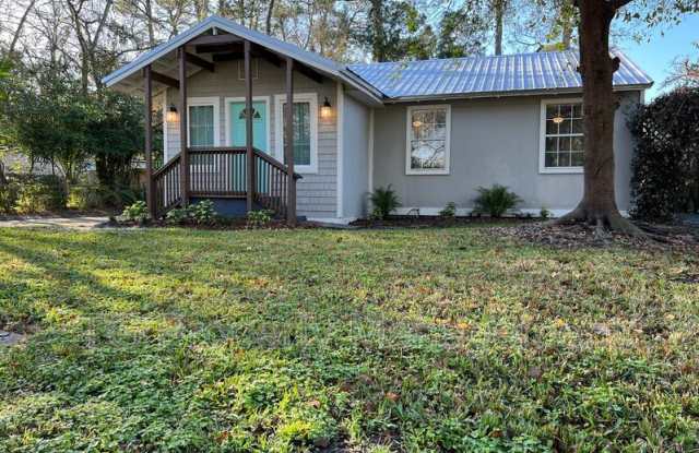 4550 Crescent Street photos photos