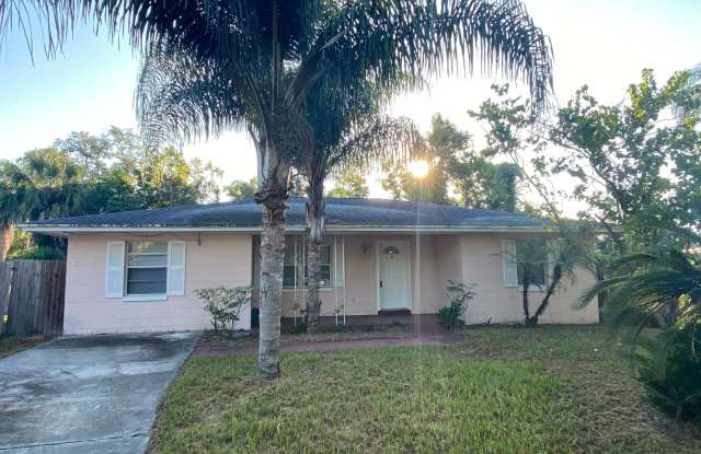 Cozy 3-Bedroom/1.5-bathroom Single Family Home in Casselberry! photos photos