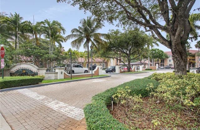 6831 SW 44th St - 6831 SW 44th St, Glenvar Heights, FL 33155