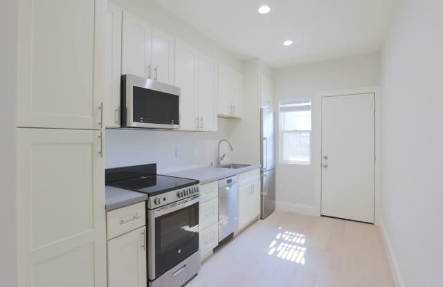 OPEN HOUSE: Sunday (9/13) 2:15pm-2:45pm Beautifully Renovated 1BR/1BA apartment between Lake Merritt and downtown Oakland, In-unit Washer/Dryer (383 Grand Avenue #3) Gallery 4