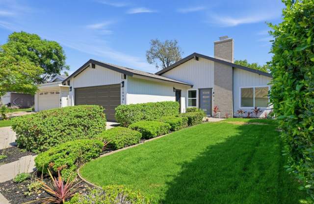 Charming 3BR House in Mira Mesa Gallery 3