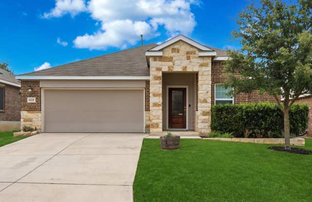 Spacious 3-Bedroom Home with Office in Desirable Comal ISD Gallery 1