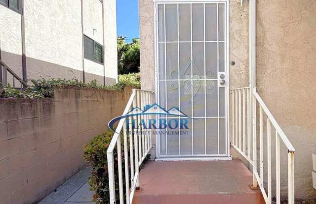 943 West 13th Street photos photos