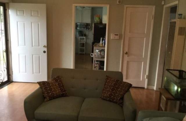 9137 Hall Road Gallery 3