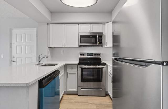 ONE BEDROOM ONE BATHROOM! WATERFRONT COMMUNITY! photos photos