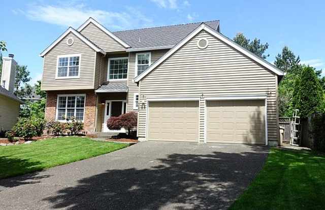 Stunning 4 Bed + 2.5 Bath House in Lake Oswego | Private Backyard, Open Floor Concept, Air Conditioning!! photos photos
