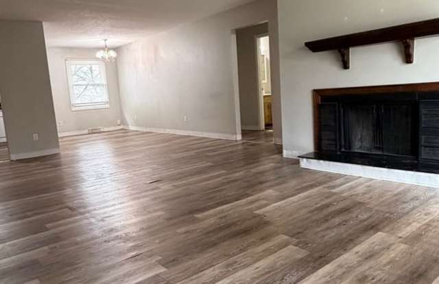 New on the Market-2 bedroom apartment-Maumee schools photos photos