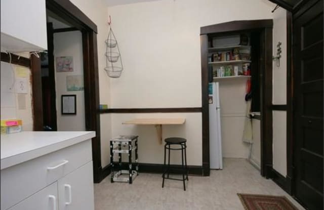 523-31 W Fullerton Parkway - 523 West Fullerton Parkway, Chicago, IL 60614