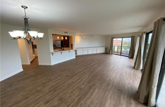 2400 Skyline Drive Gallery 3