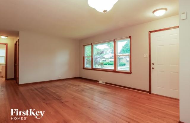 663 East 160th Place Gallery 3