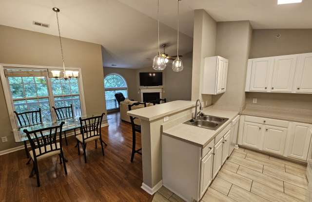 3483 Forestdale Dr Apt 3B Gallery 2