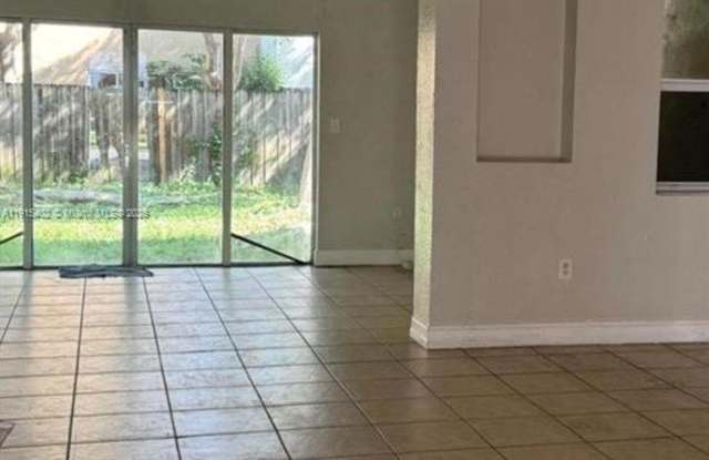 657 SW 10th st - 657 Southwest 10th Street, Florida City, FL 33034