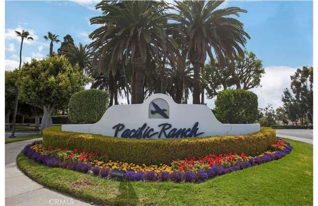 Welcome to this charming 2-bedroom, 1-bathroom home located in the heart of Huntington Beach. photos photos