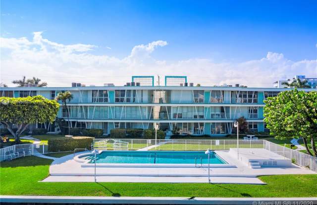 10143 E Bay Harbor Dr Gallery 2